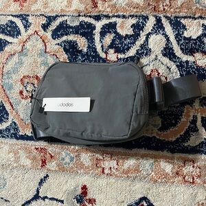 ODODOS Nylon Crossbody Belt Bag – Gray & Burgundy – New With Tags